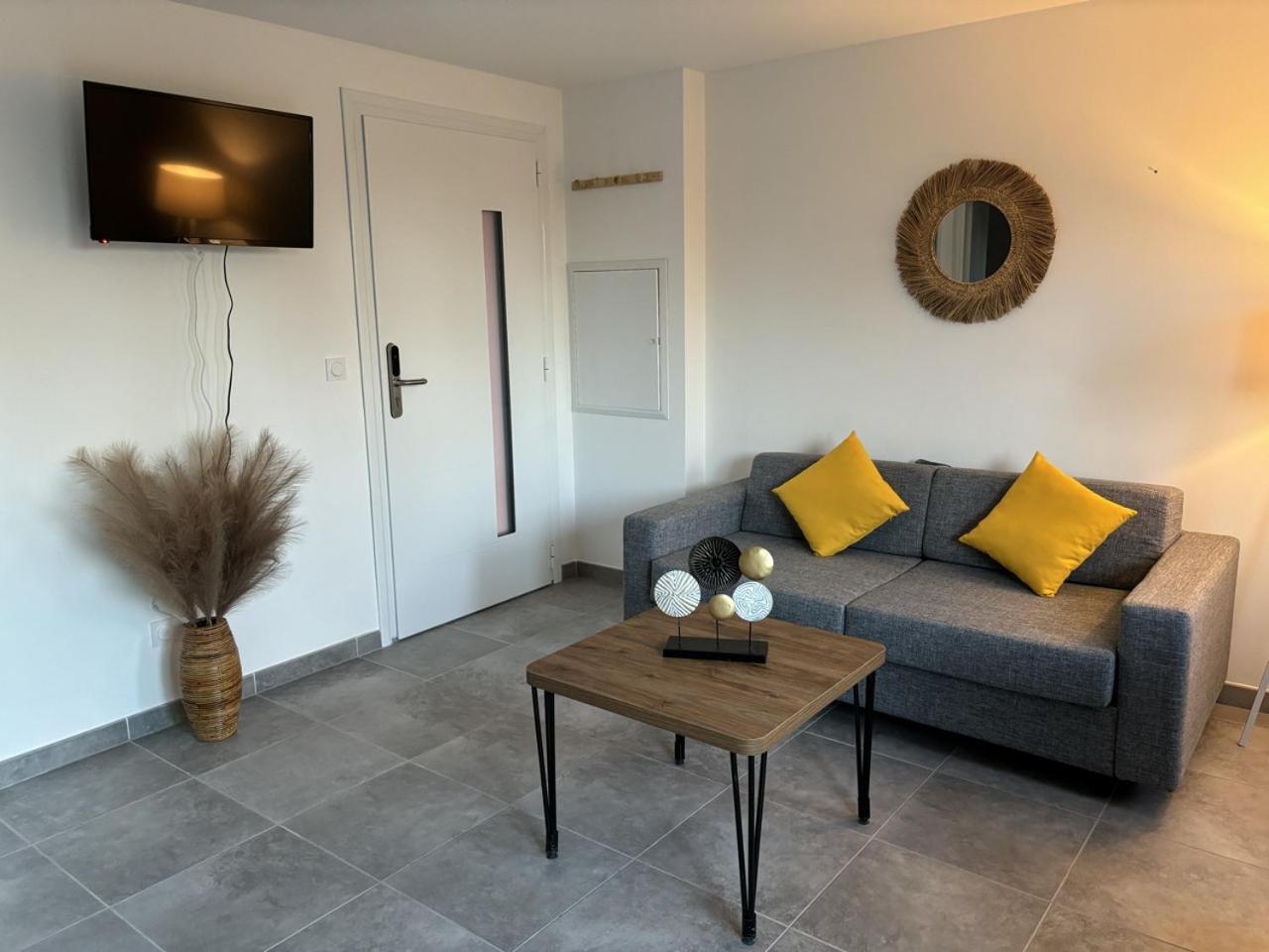 Residence Hoteliere Les Hameaux De Saint Cyprien Appartement 35 M2 1 Chambre Lecci Exterior foto